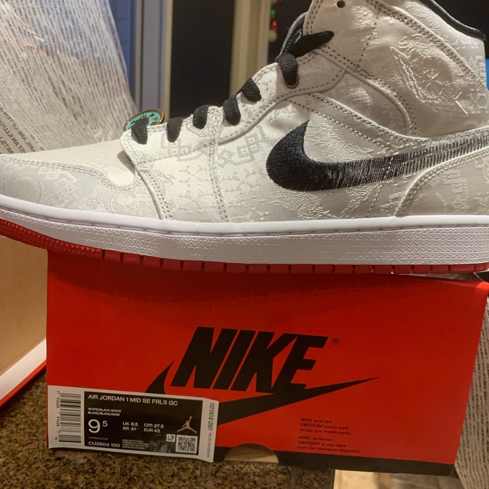 Ds Jordan 1 mid Edison Chen edition clot